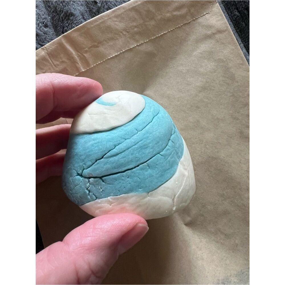 Lush Blue Skies and Fluffy Clouds Bubble Bar DISCONTINUED - Picture 3 of 7